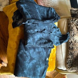 Brand new Unisex jogging outfit with pants, hoodie and sweatshirt.